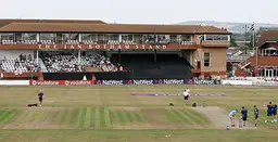 कूपर एसोसिएट्स काउंटी ग्राउंड, टॉनटन